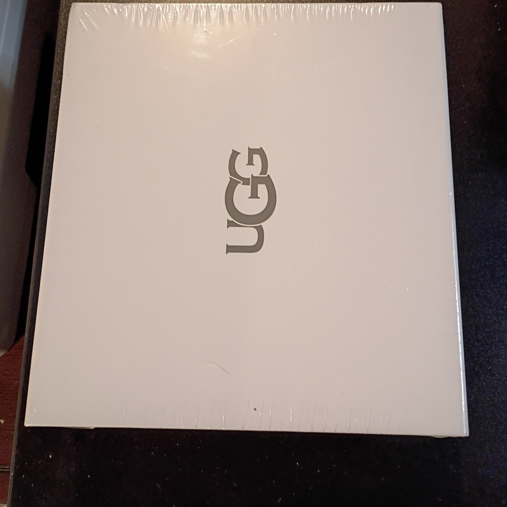 Ugg White Box - image 5